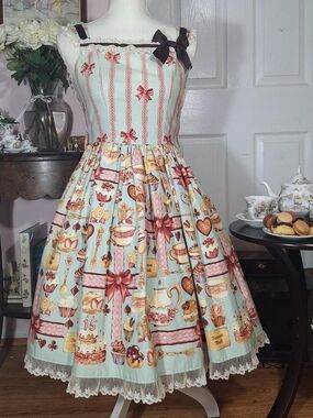 Innocent World Sax Patisserie Stripe Dessert Print JSK | Classic Lolita